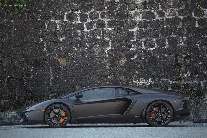 #Lamborghini #Aventador #2